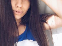 CHLOE KISS