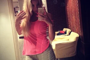 Superbe Blonde Occasionnelle