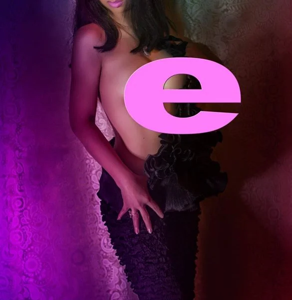 A Truly Elite Jet Set Courtesan